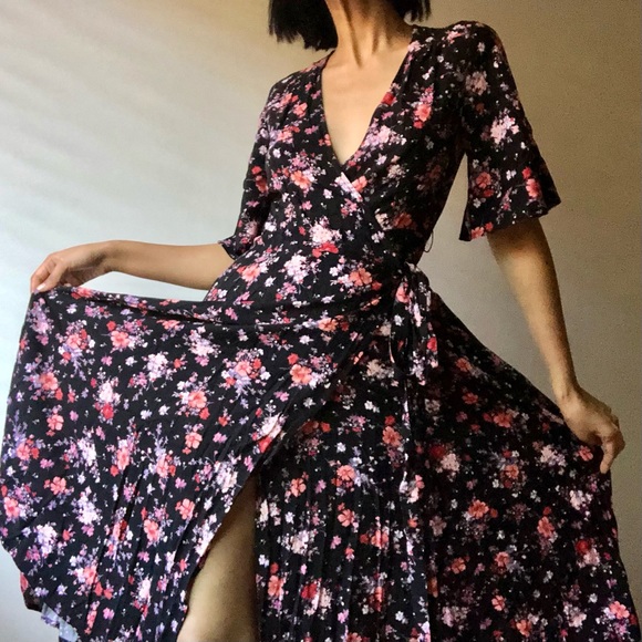 BOGOFREE Floral Wrap Dress - Picture 1 of 5